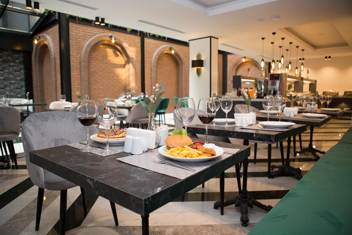 Hotel Emens