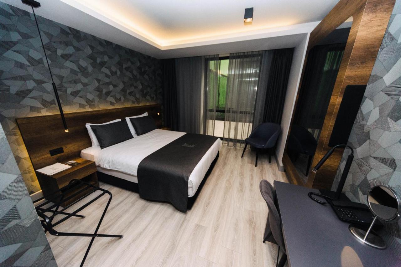 Hotel Emens